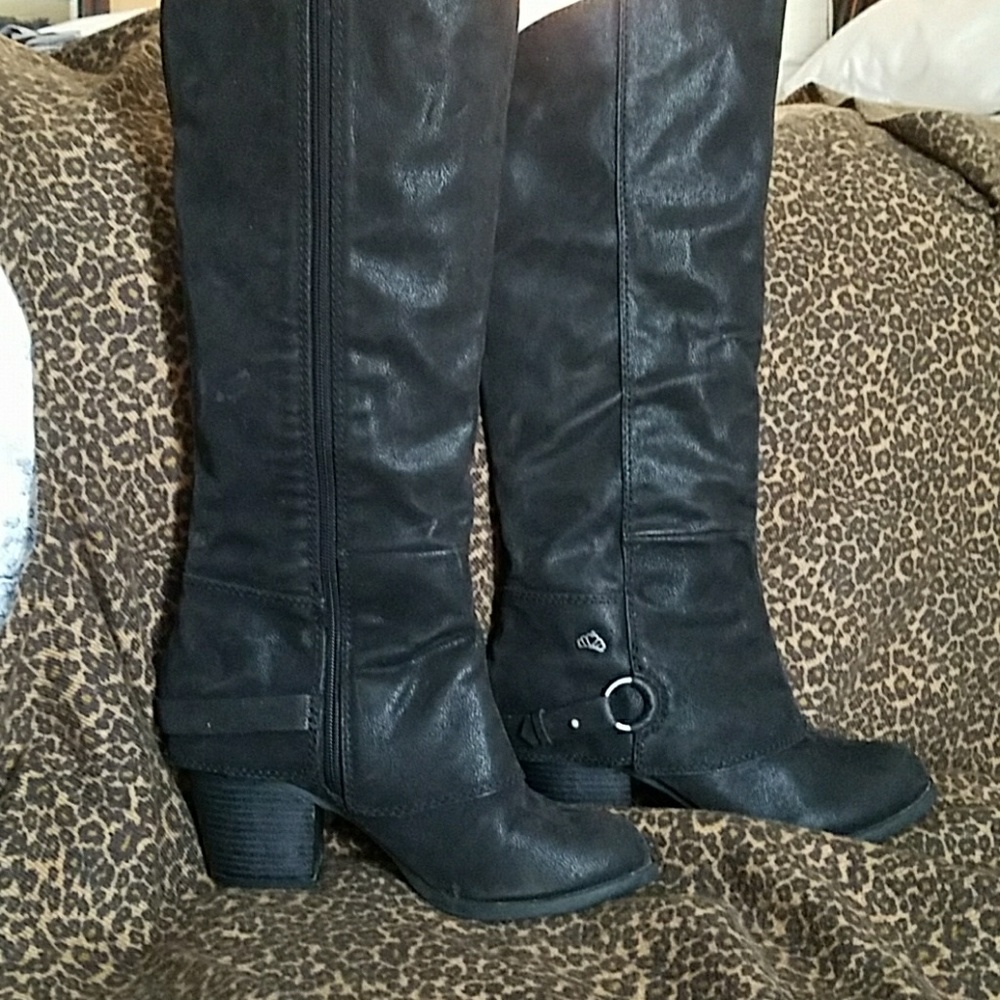 Black boots